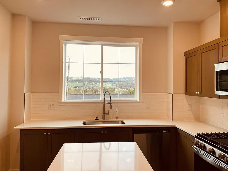 15945 NW Hosmer Ln — Photo 8
