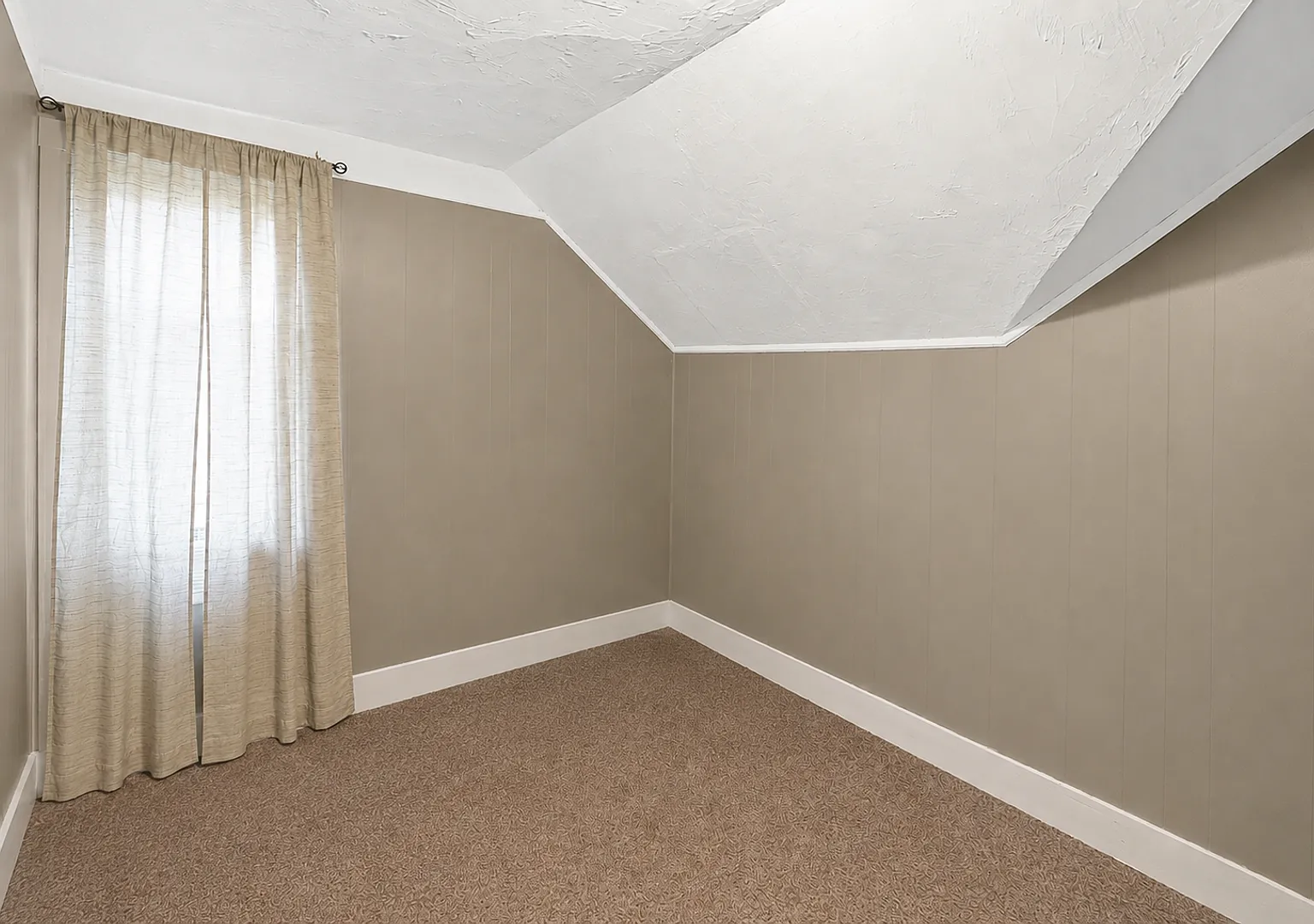 20 Central St — Photo 4