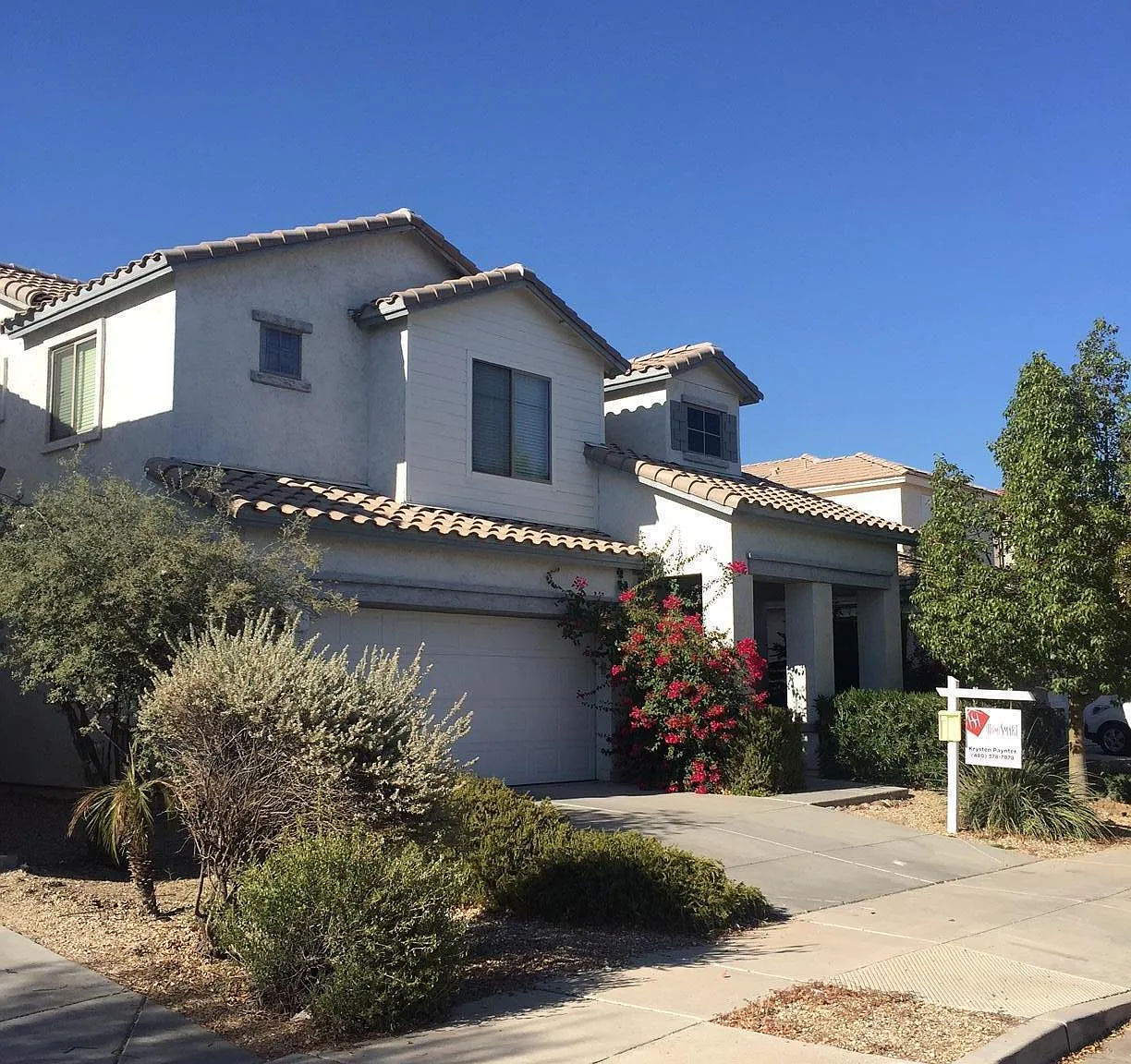4 bed, 2.5 bath, 1902 sqft, $2,495 — Photo 2
