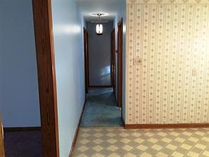 5th image of 12 Andrew Ln