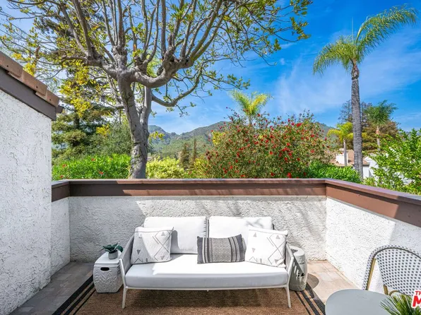 17169 Palisades Cir, Pacific Palisades, CA 90272