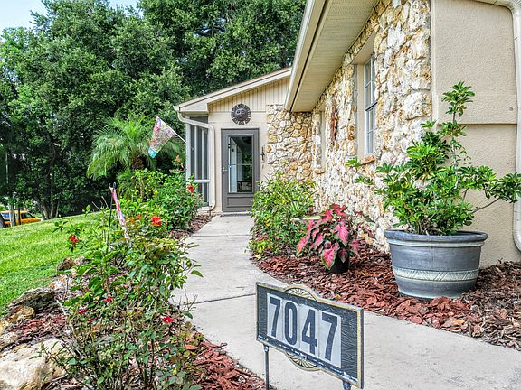 3rd image of 7047 Lake Ola Dr