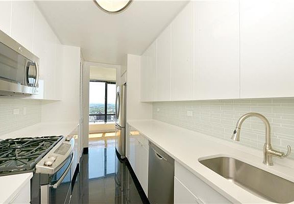 2nd image of 525 E 72nd St APT 39D