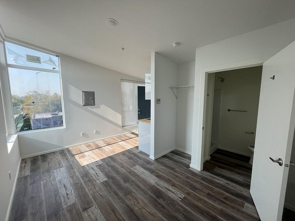 2nd image of 714 10th Ave E #7