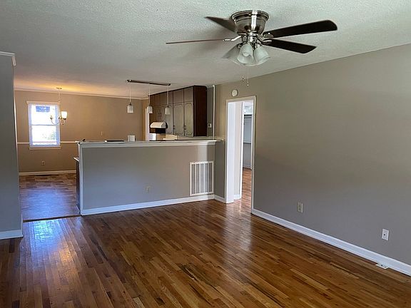 3rd image of 3307 Gleason Dr