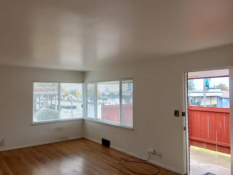21836 Marine View Dr S — Photo 3