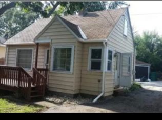 332 E Clarendon Dr, Round Lake Beach, IL