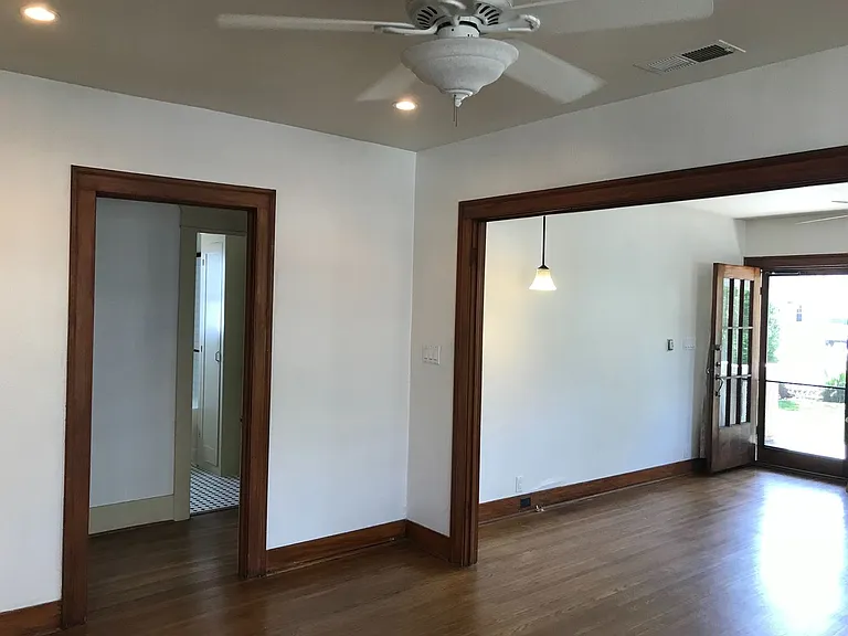 Fenced 3 Bedroom House with Two Car Driveway! Located in the Heart of North Park! In Unit Washer ... — Photo 4