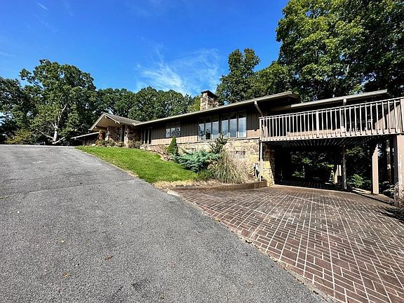 2nd image of 123 Cedar Hills Rd