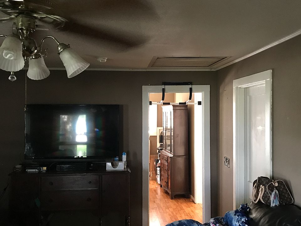 1st image of 148 E Marion St