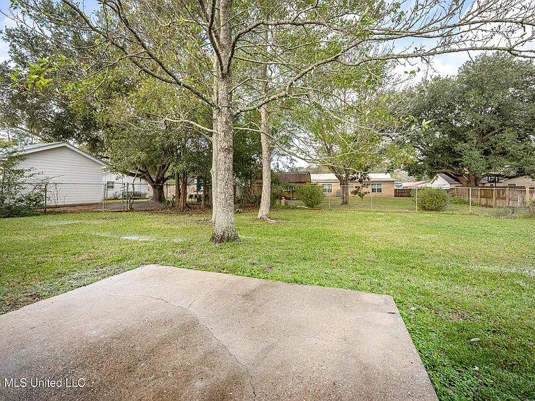 1213 King Henry Dr — Photo 52