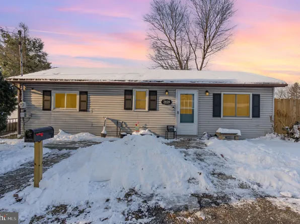 2020 Leinbaugh Ave, Lebanon, PA 17042