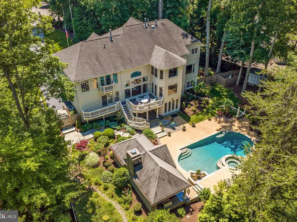 10330 Regency Station Dr, Fairfax Station, VA 22039