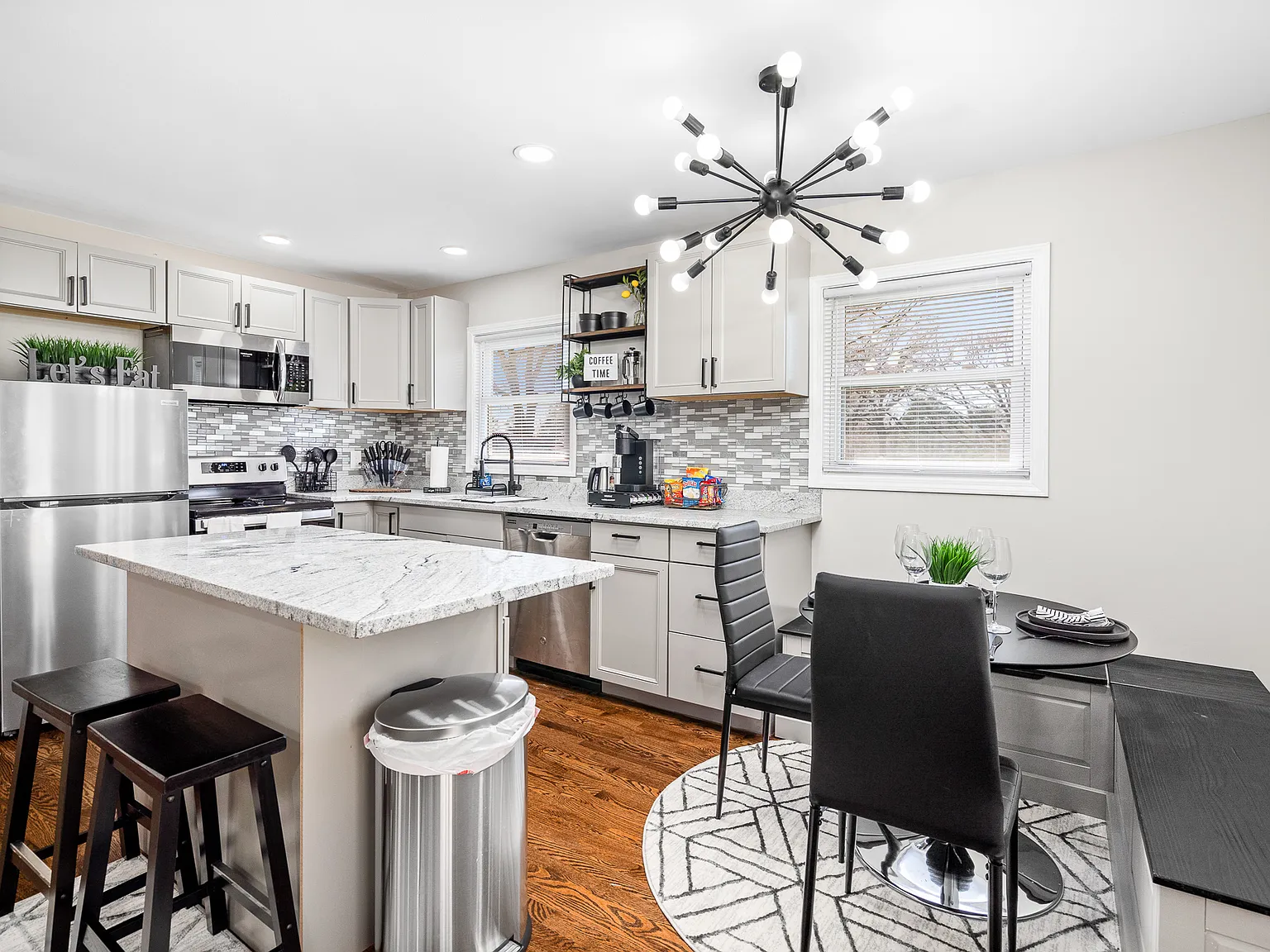 2 bed, 1110 sqft, $1,850 — Photo 3