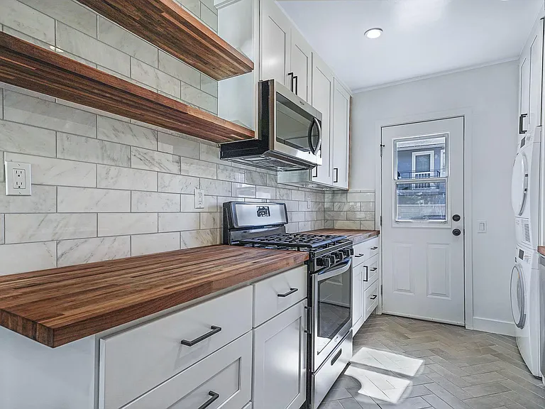 656 Ozone St — Photo 8