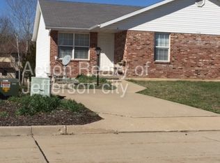 1118 Charm Tree Ct, Jefferson City, MO 65109