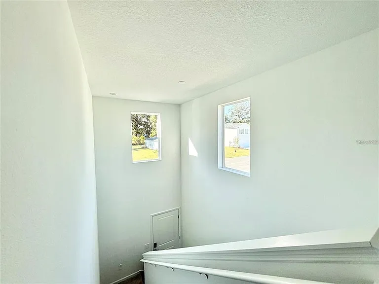 3783 NE 30th Ter — Photo 29
