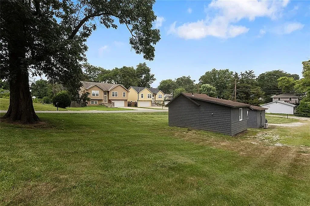 Studio, 384 sqft, $920 — Photo 4