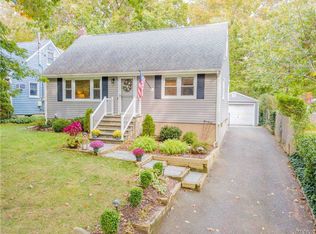 97 Horton Dr, Huntington Station, NY 11746