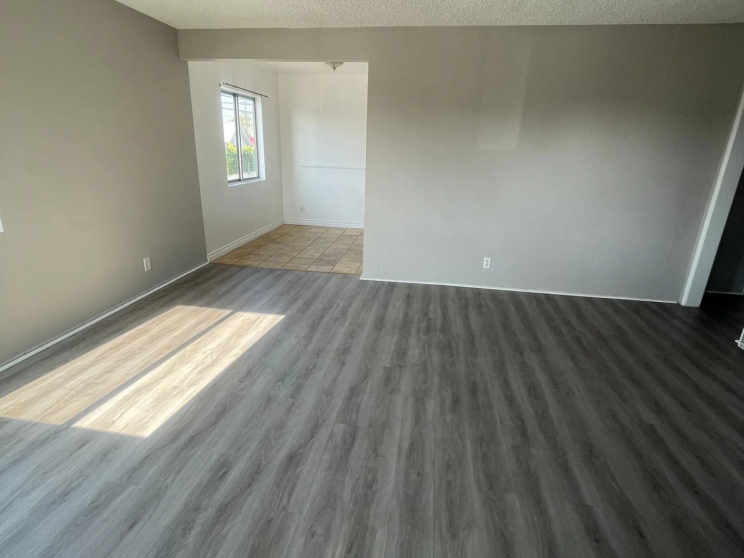 2 bed, 900 sqft, $2,400 — Photo 1