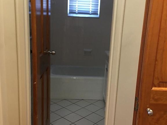 5th image of 401 E 81st St APT 11A