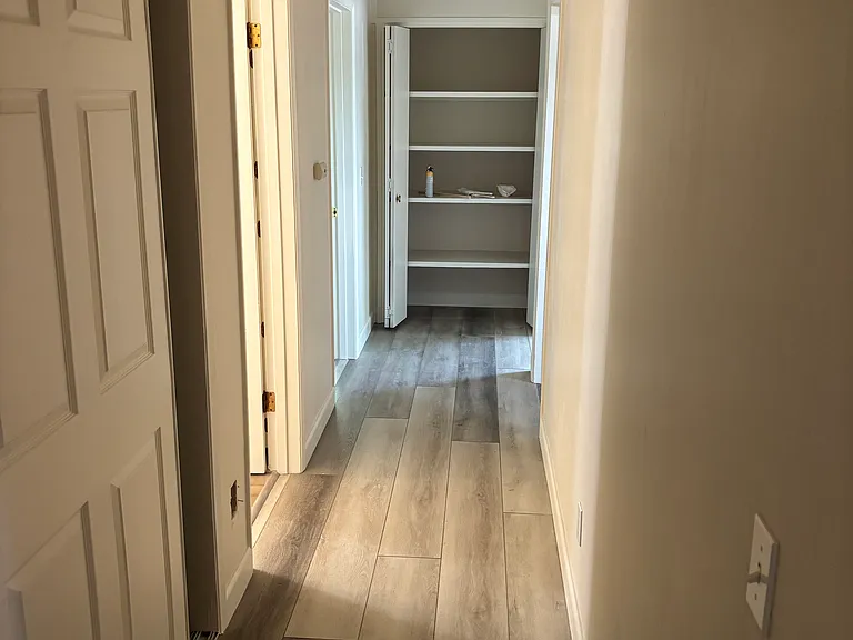 Alder Ave — Photo 8