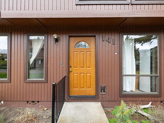 4th image of 141 E Hersey St