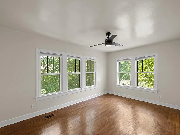 107 E Gibson St — Photo 14