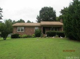 826 Ike Lynch Rd, Dallas, NC 28034
