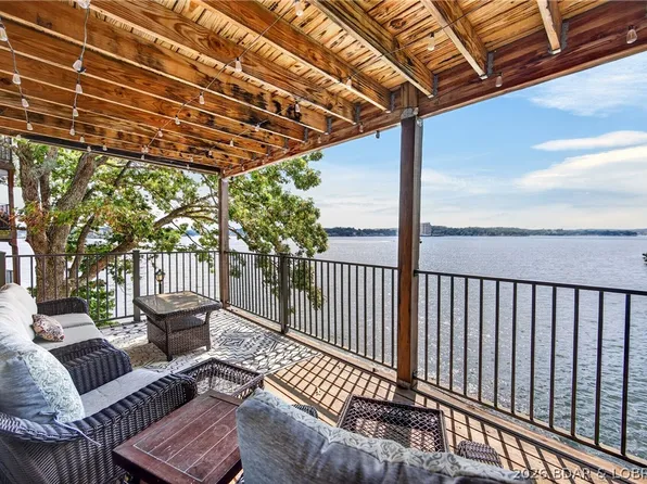 365 Waters Edge Dr #1A, Lake Ozark, MO 65049