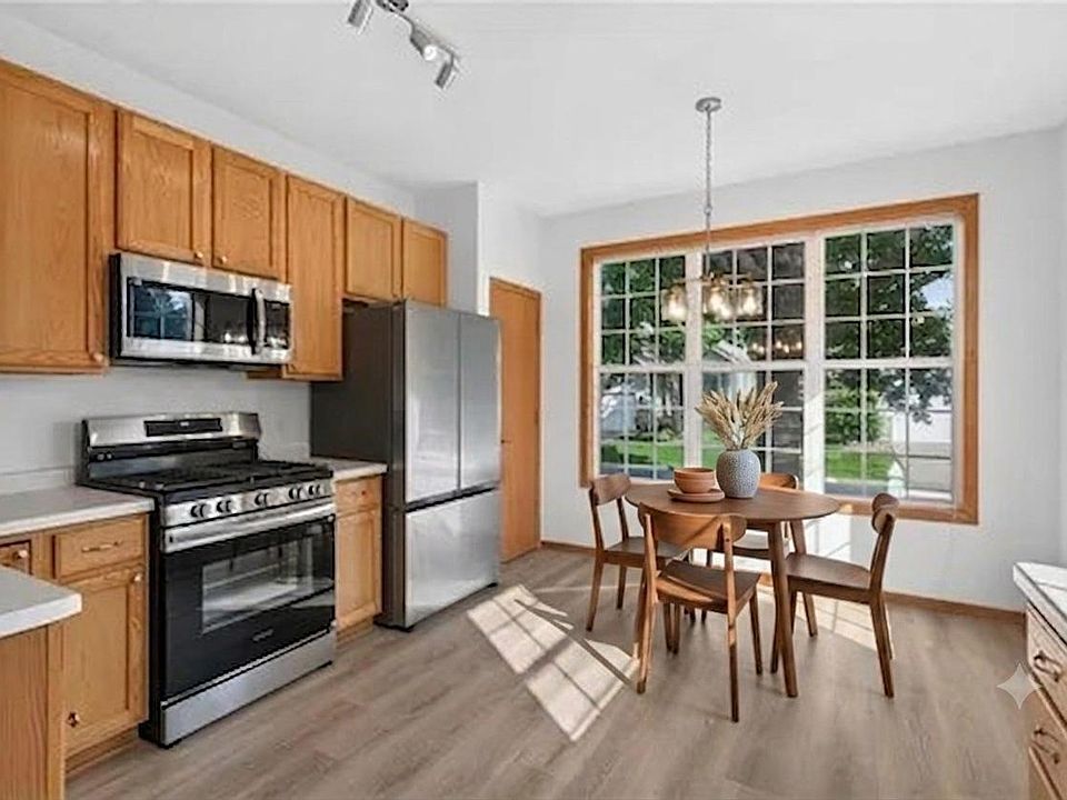 1st image of 442 Meadowood Ln