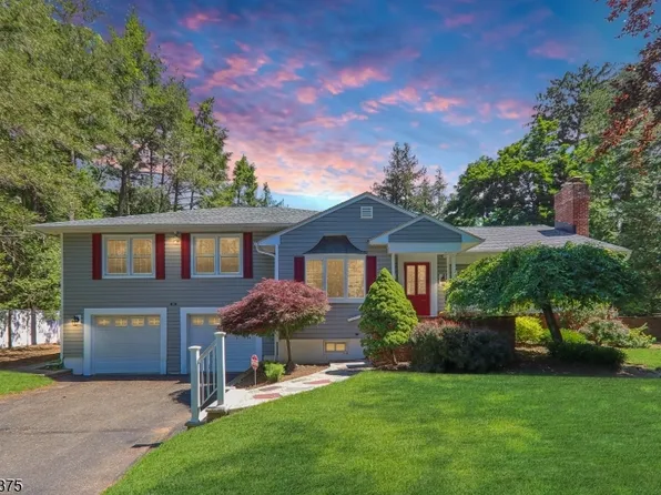785 Lamberts Mill Rd, Westfield Town, NJ 07090