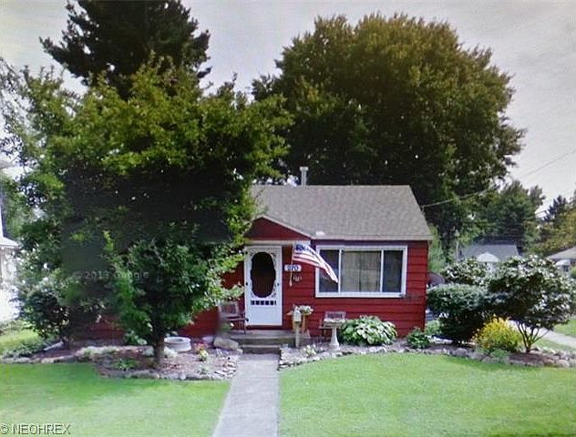 2nd image of 270 Spruce St