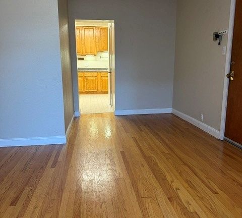 3rd image of 45 Hill St