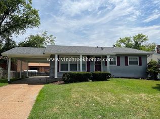 823 Lightwood Dr, Hazelwood, MO 63042