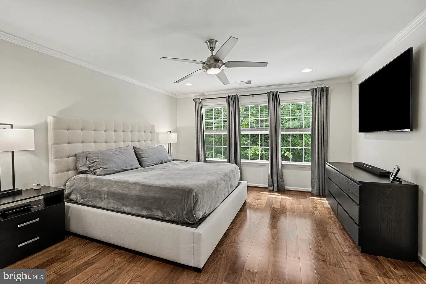 3 bed, 4.0 bath, 2609 sqft, $2,900 — Photo 3