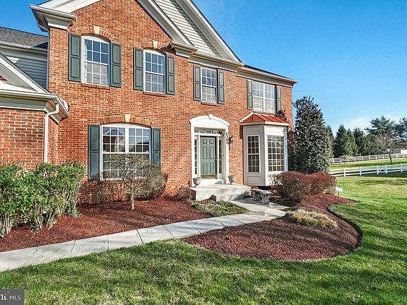 5th image of 6305 Holland Meadow Ln