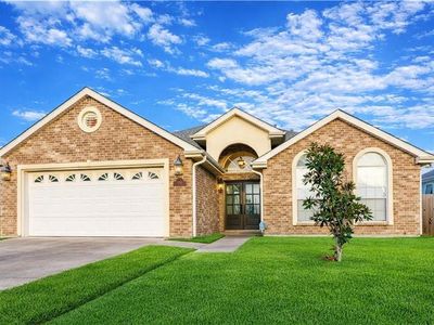 5011 Blue Ash Dr, New Orleans, LA, 70128