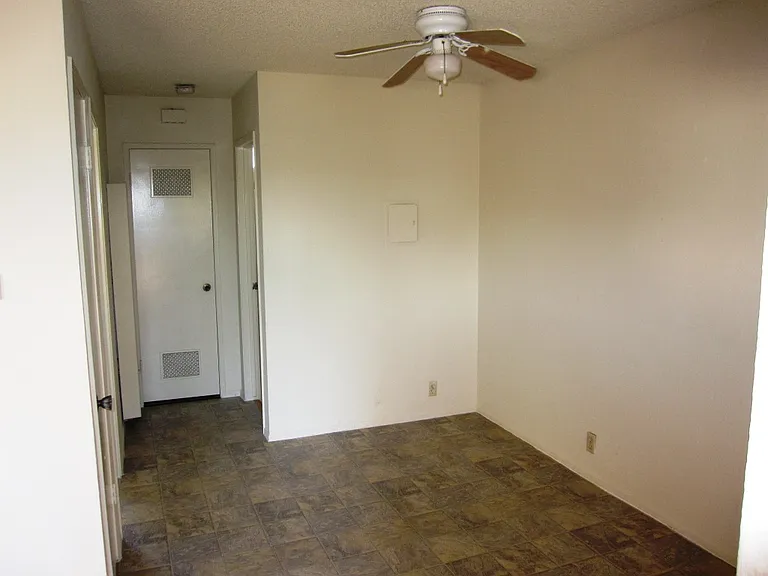 13415 Kornblum Ave #3 — Photo 8