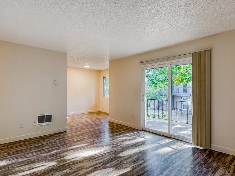 Michael Manor Apartments — Photo 11
