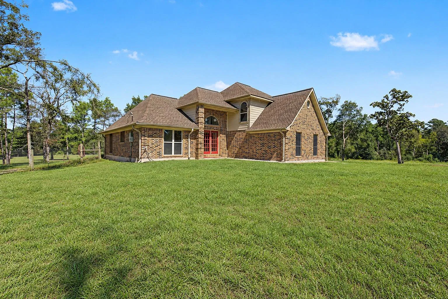 3 bed, 2.0 bath, 2178 sqft, $2,800 — Photo 3
