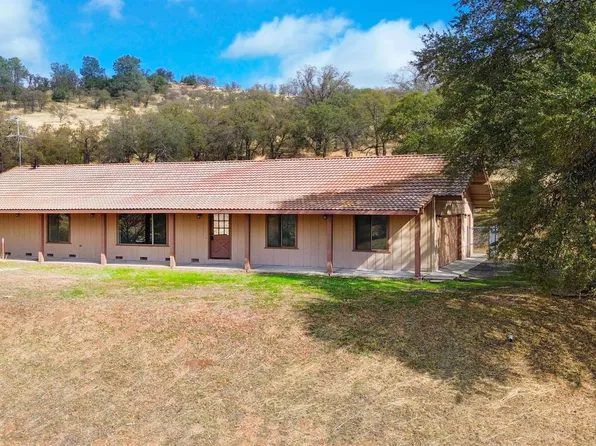 13335 Sims Rd, Chinese Camp, CA 95327