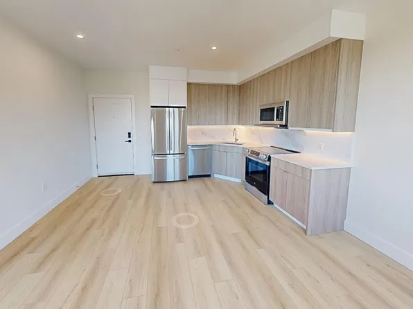 4525 Bergenwood Avenue image 1 of 13
