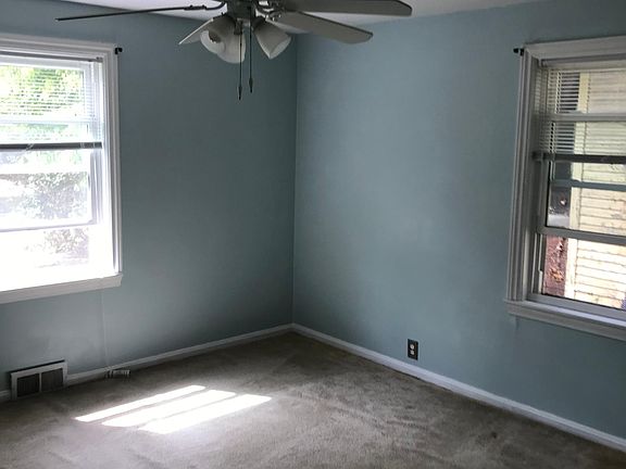Large master bedroom with large extra closet in hallway