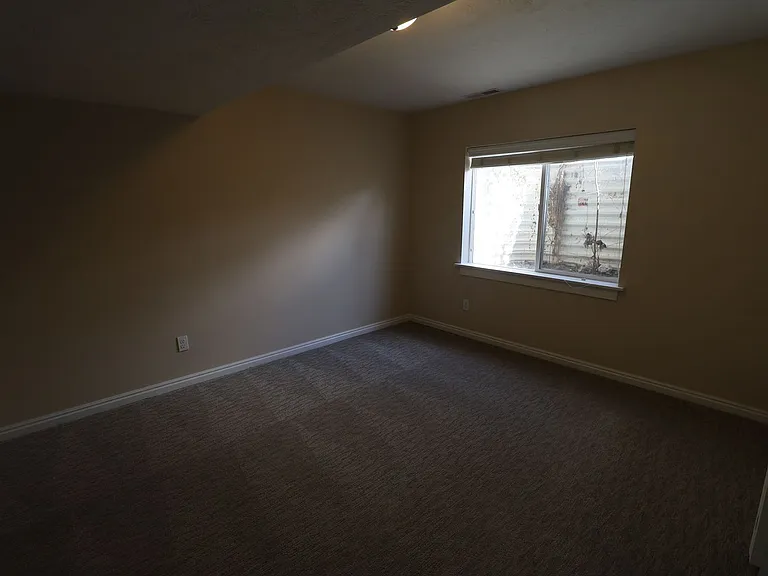 429 N 1340 E — Photo 50