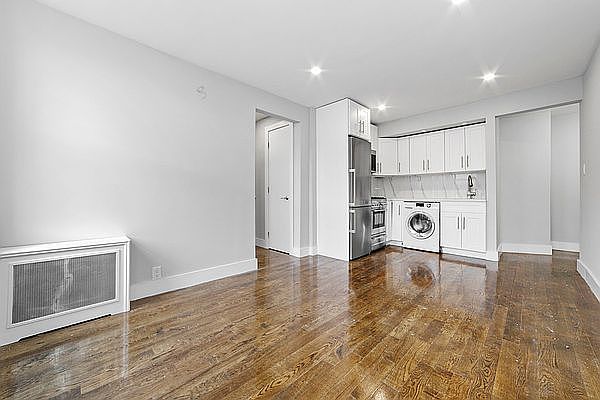 1st image of 1661 Park Ave #5B