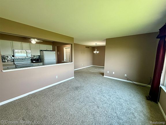 4th image of 1660 River Rd APT 19
