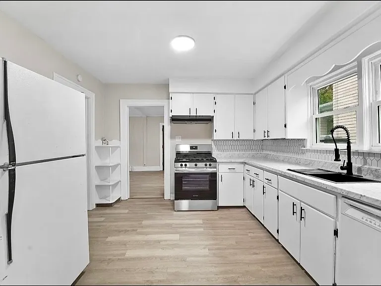 108 Robble Ave — Photo 3