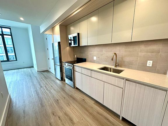 3rd image of 210 Clarkson Ave #709