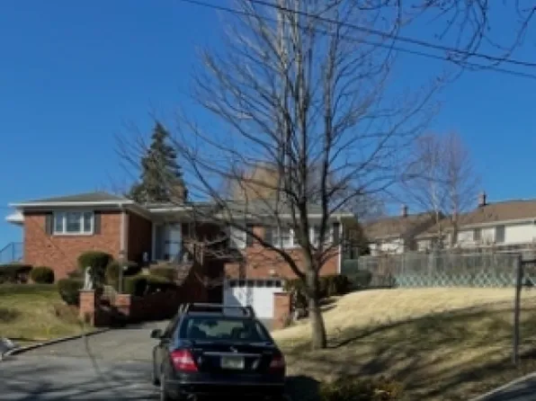 37-39 Edison Dr, Summit City, NJ 07901